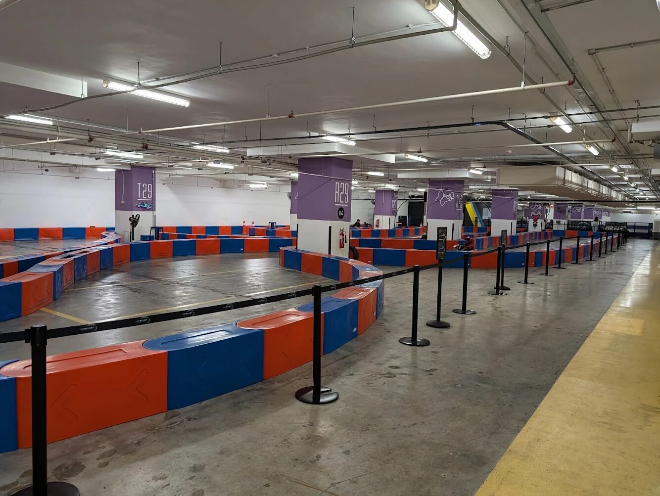 mini pistas de kart projetadas para crianças e iniciantes